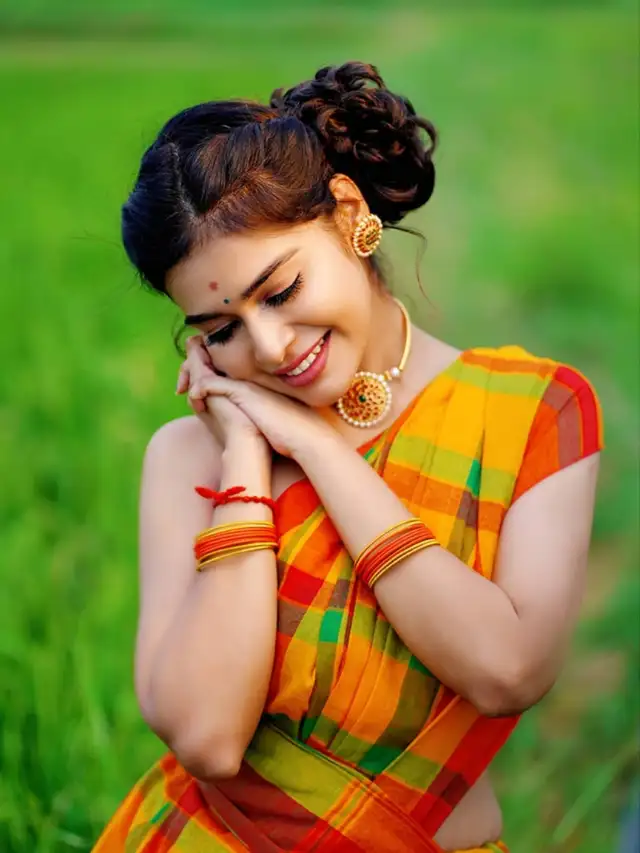 Dharsha Gupta hot pics in bikini