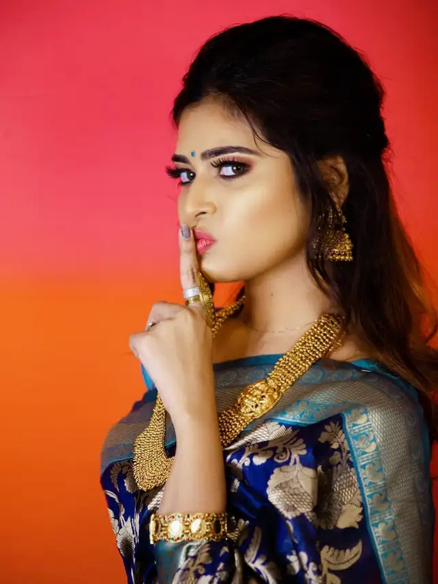 Dharsha Gupta pics in suits