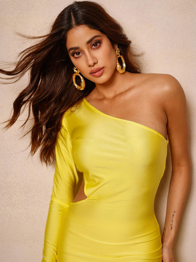 Janhvi Kapoor hot photo