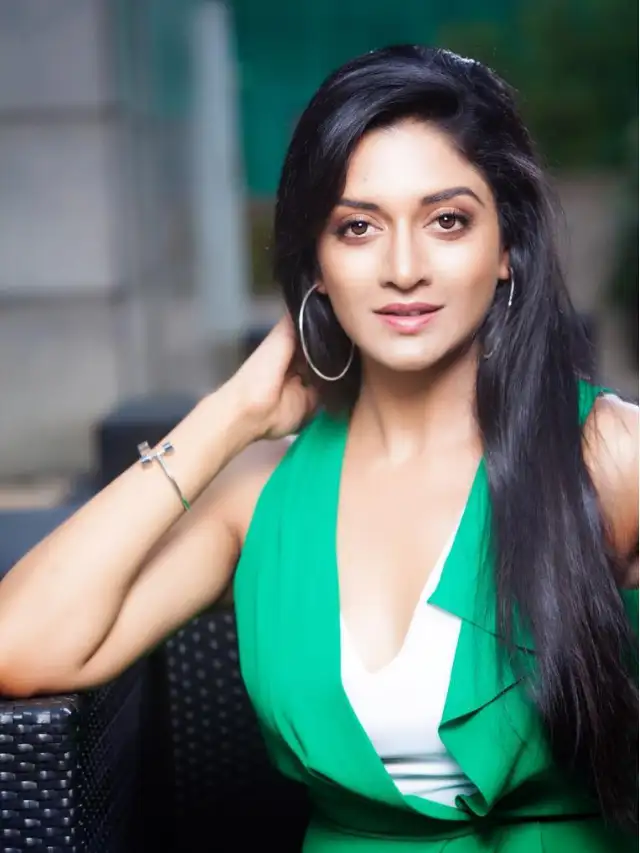 Vimala Raman hot instagram pics