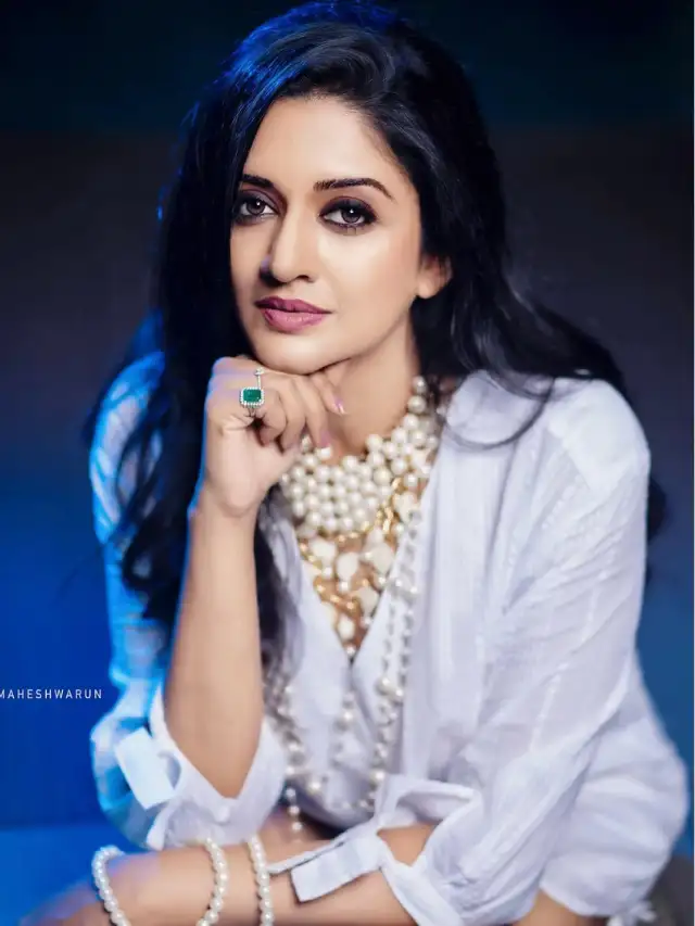 Vimala Raman pics in gown