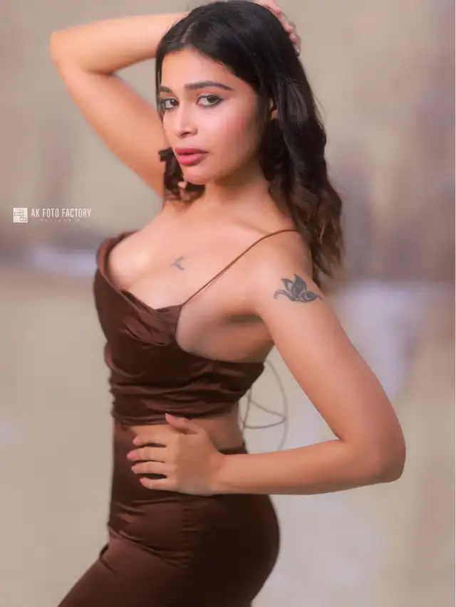 pics of Dharsha Gupta dresses