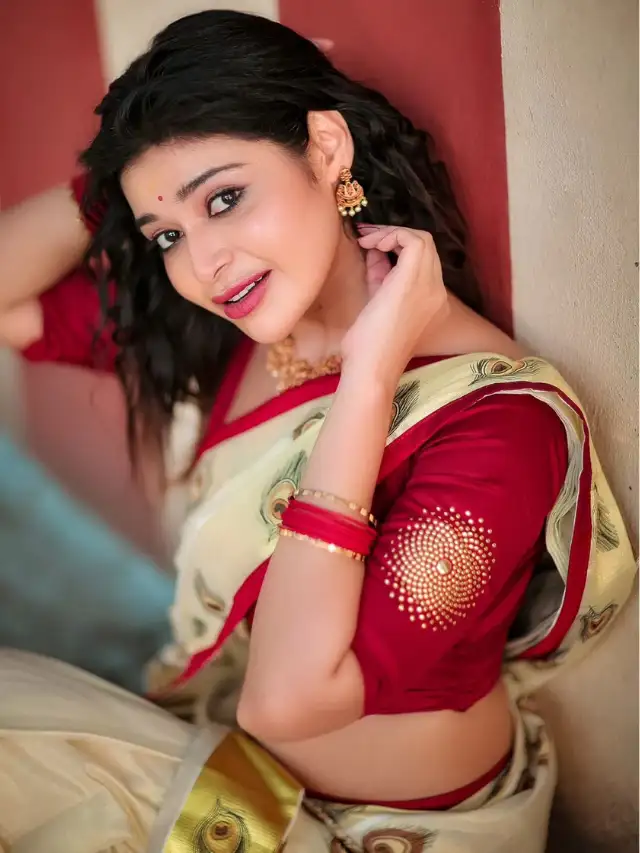 smiling pics of Dharsha Gupta